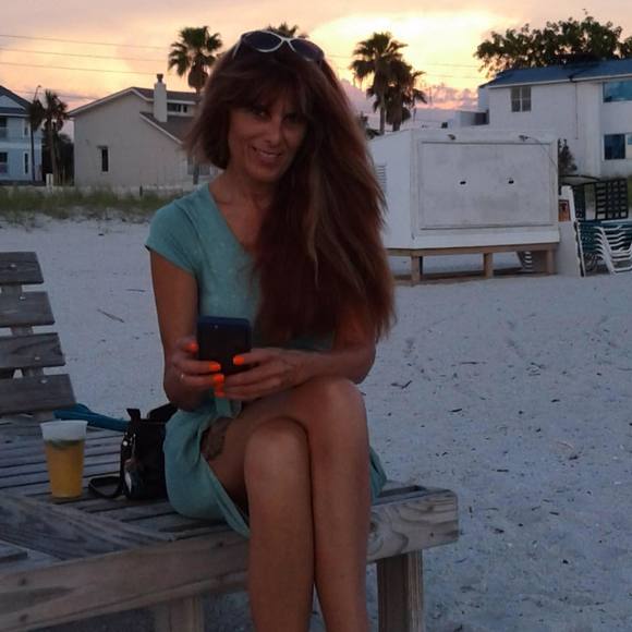 Meet your Posher, Sandra - Picture 1 of 1